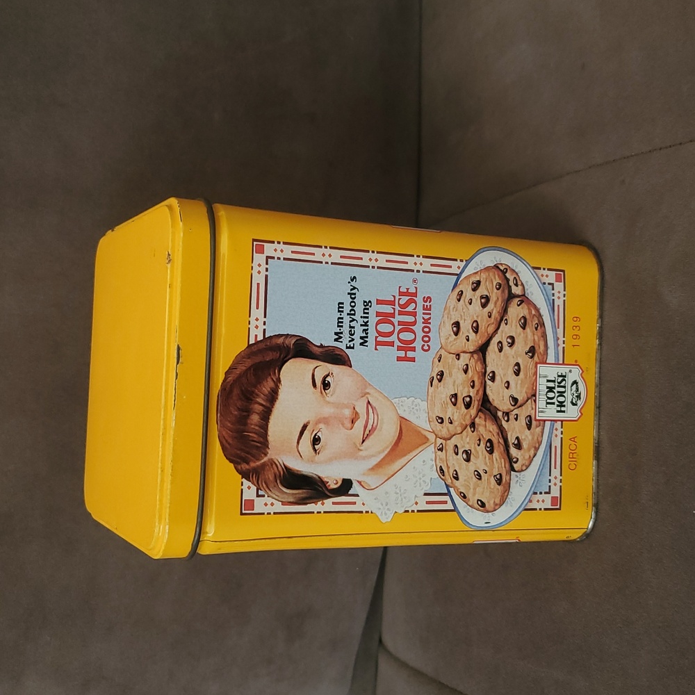 Vintage Nestle Toll House Cookies Collector Metal Tin